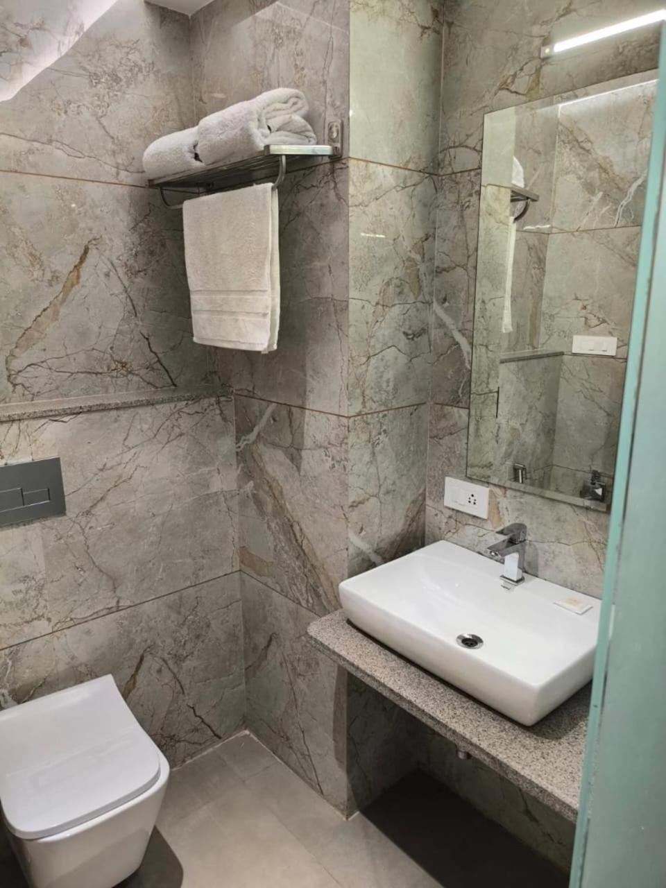 Hotel Jai Vilas ビルワラ エクステリア 写真