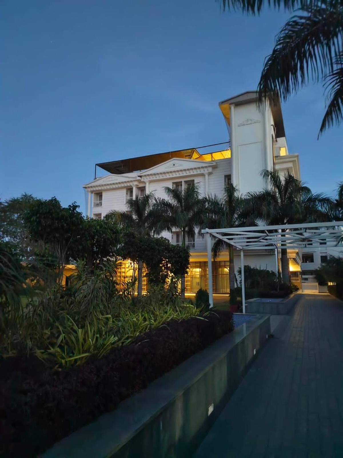Hotel Jai Vilas ビルワラ エクステリア 写真